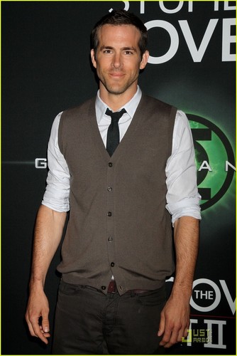 Ryan Reynolds: 'The Green Lantern' Arrives at CinemaCon!