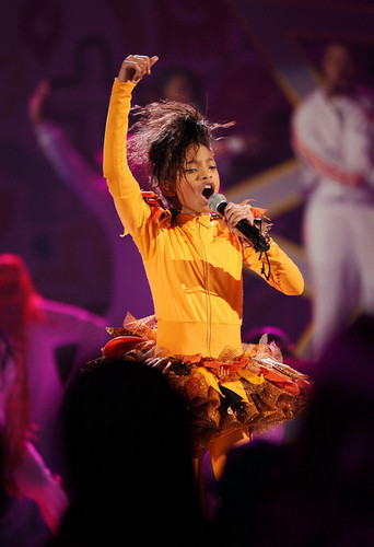  Willow performing at The Kids' Choice Awards 2011