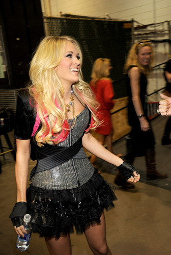  4/3/11 - Academy Of Country música Awards - Backstage/Audience