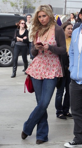 At Staples Center for Lakers Game - 04.03.11
