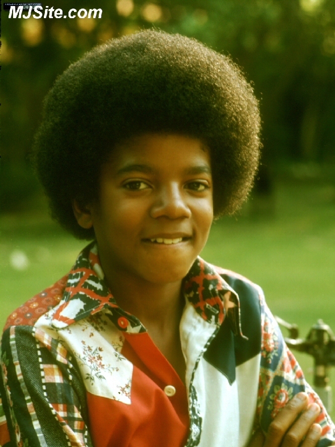 Just-Sending-All-The-Pics-I-have-michael-jackson-the-child-20755475-665-887.jpg