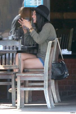  March 30th - Jessica Szohr at Kings Road Cafe in Studio City