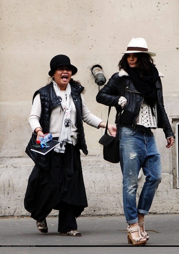 Vanessa Hudgens was spotted shopping in the lovely streets of Paris with her mom on April 5, 2011
