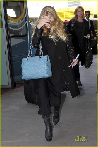 Mary-Kate & Ashley Olsen: Los Angeles to Seattle!