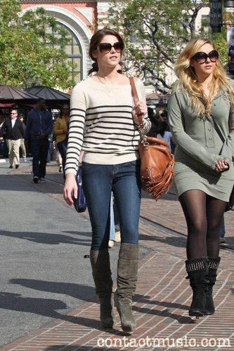 More new candids of Ashley shopping at The Grove in West Hollywood [09/04/11]!