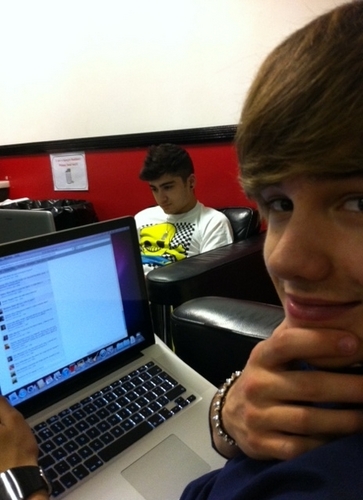  New twitter picture of Liam and Zayn!