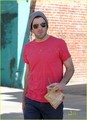 Zachary Quinto: Sunny Starbucks Run - hottest-actors photo