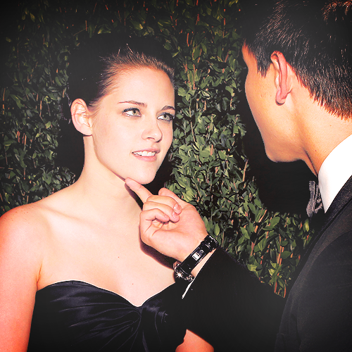 kristen and taylor