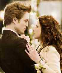  Bella and Edward..Dancing at the Prom!