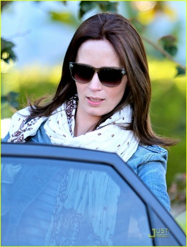 Emily Blunt: Fred Segal Stop
