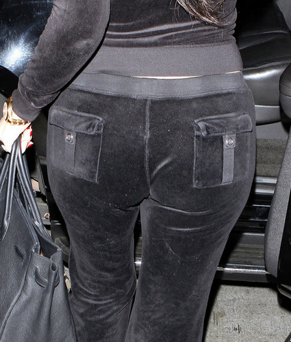 Khloe Kardashian Arriving On A Flight At LAX