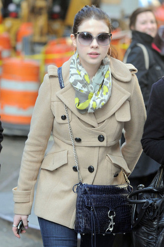 Michelle Trachtenberg Out Shopping In New York