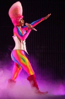  Nicki - Performing At St. Louis, MO - April 10th 2011