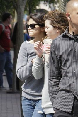 Selena spent time with family in DisneyLand on the 10th of April