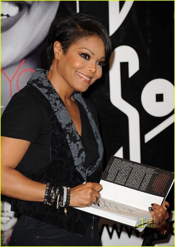  Janet Jackson: 'True You' Signing in West Hollywood!