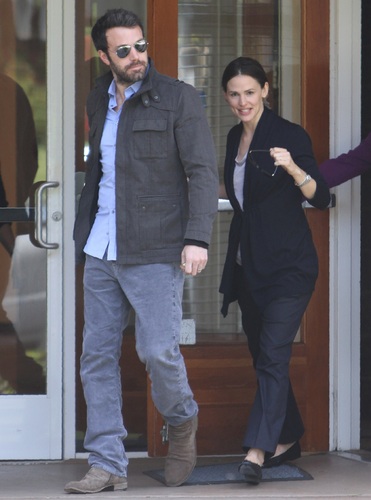  Jen & Ben out & about in L.A. 4/12/11