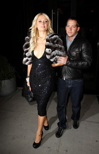  Paris Hilton and Cy Waits at Lavo Club