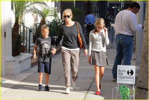 Reese Witherspoon: Checkup With the Kids!