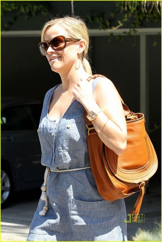 Reese Witherspoon: Ready for Spring!