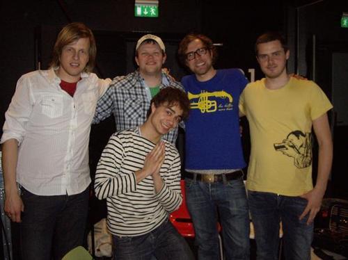  Alex and his música band :)