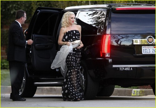  Gwen Stefani: Weekend Wedding Guest!