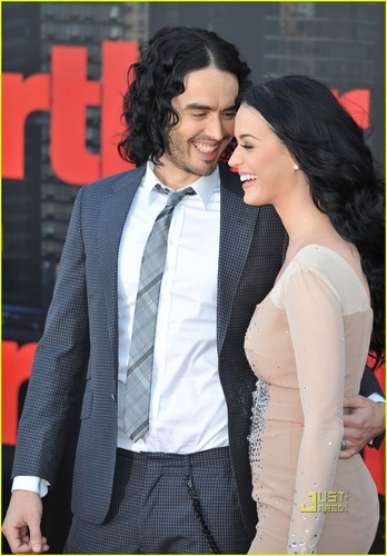 Katy Perry: 'Arthur' UK Premiere with Russell Brand!