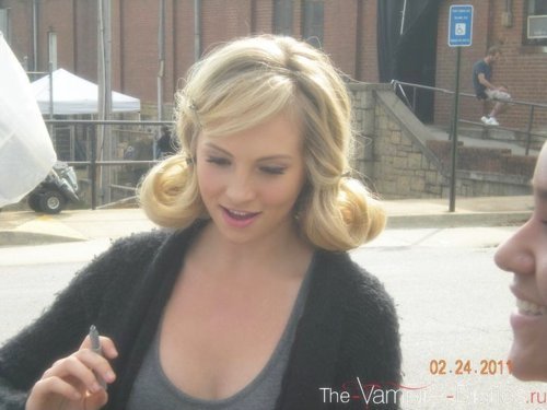  mais pics of Candice on set of 2x18 'The Last Dance'!