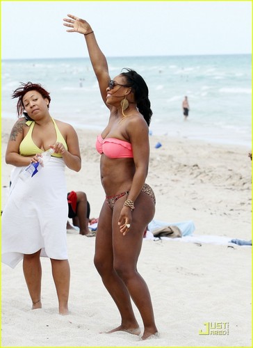 Serena Williams: Bikini Beach Body!