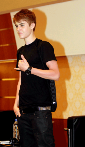  Bieber Press conference – Singapore