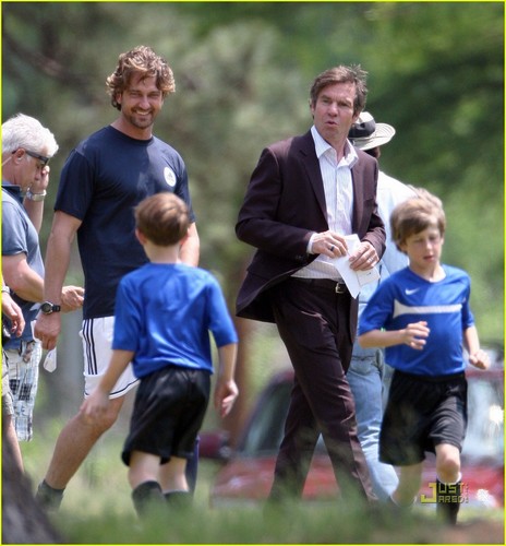  Gerard Butler Plays The Field with Dennis Quaid