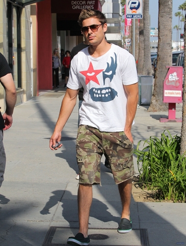 ZAC EFRON OUT & ABOUT IN STUDIO CITY   (HQ)