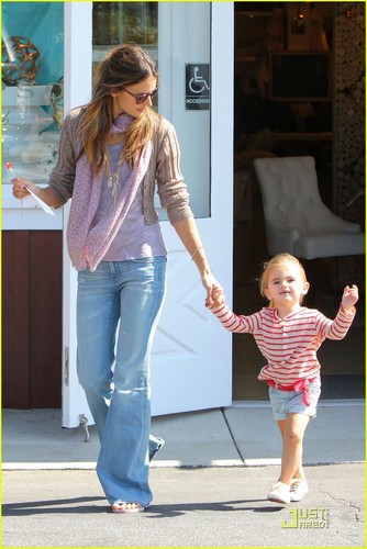  Alessandra Ambrosio: Brentwood Country Mart with Anja!