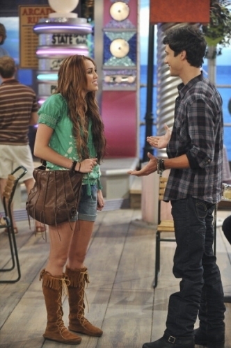  Hannah Montana Season 4 Promotional Photoshot From I'll Always Remember آپ