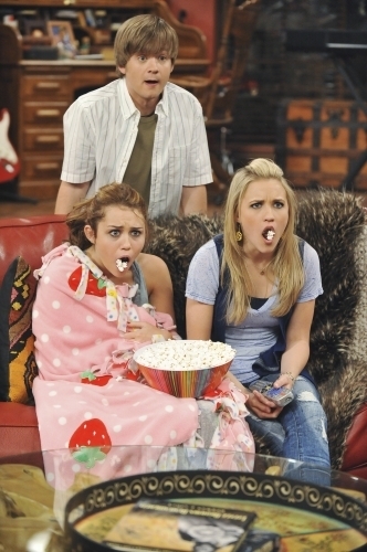  Hannah Montana Season 4 Promotional Photoshot From किस It All Goodbye