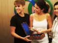 Justin&Selena in Malasia - justin-bieber photo