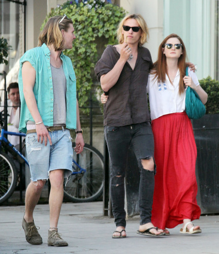 2011 - Out and About in West London (Apr 25)