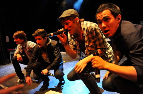  Big Time Rush performing at Shepherd’s গুল্ম Empire in লন্ডন