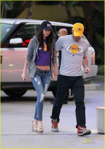  Megan 狐狸 & Brian Austin Green: Let's Go Lakers!