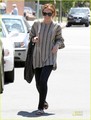 Miley Cyrus: L.A. Lunch Lady - miley-cyrus photo