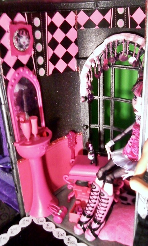 Custom Made Monster High Doll House - monstro de alta foto