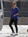 Natalie Portman walks her Dog in New York, Apr 27 - natalie-portman photo