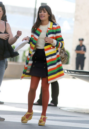  On set of Glee, at the リンカーン Center Foutain | April 27, 2011.