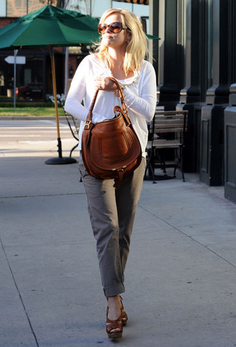 Reese Witherspoon Out And About In Brentwood