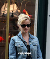 Reese Witherspoon strolls and shops around in Paris, Apr 27 - reese-witherspoon photo