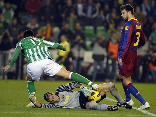  Piqué said: between the legs you do not kick !