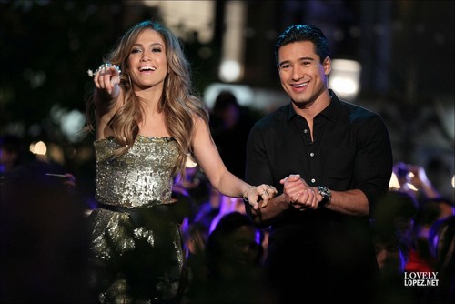 Jennifer Lopez @ The Grove filming her “Extra” Special