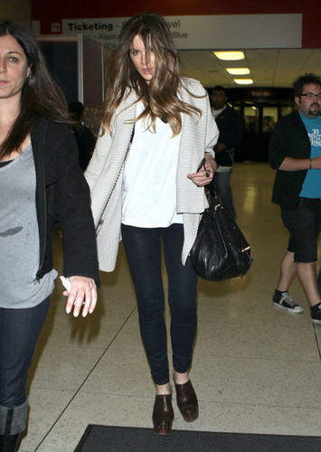 Kate Beckinsale Arriving On A Flight At LAX