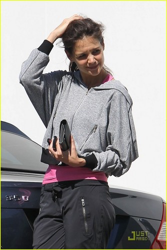 Katie Holmes: Gym and a Treat!