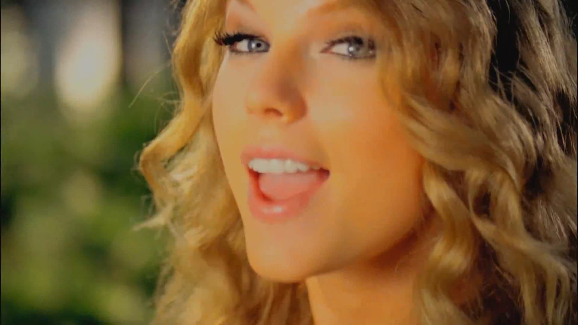 Taylor Swift Mine [Music Video] Taylor Swift Image