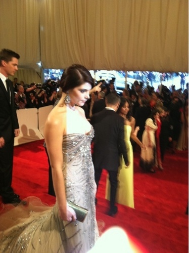  Ashley looking stunning on the red carpet!